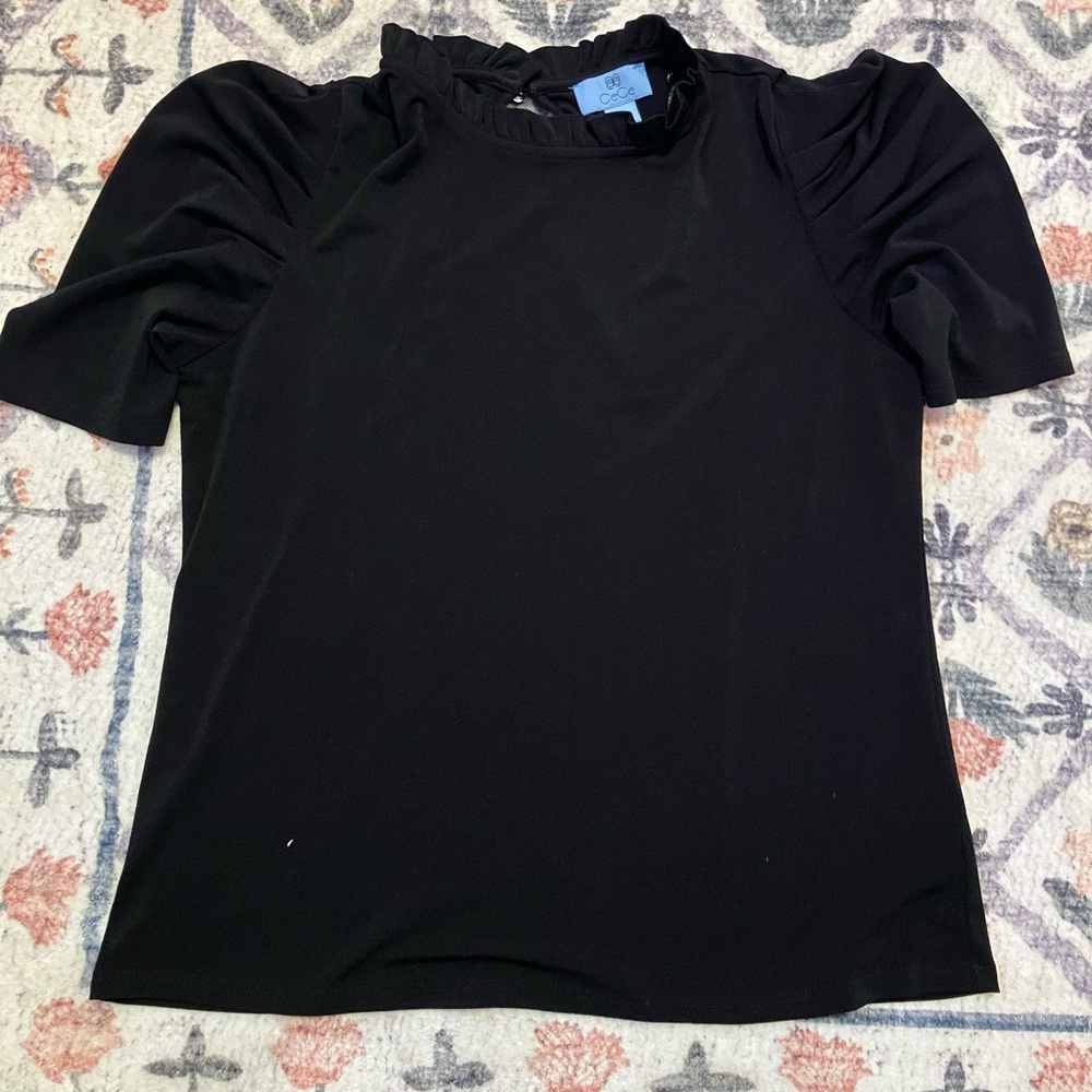 Black shirt, medium